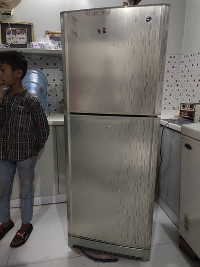 Pel refrigerator medium size non inverter totally genuine