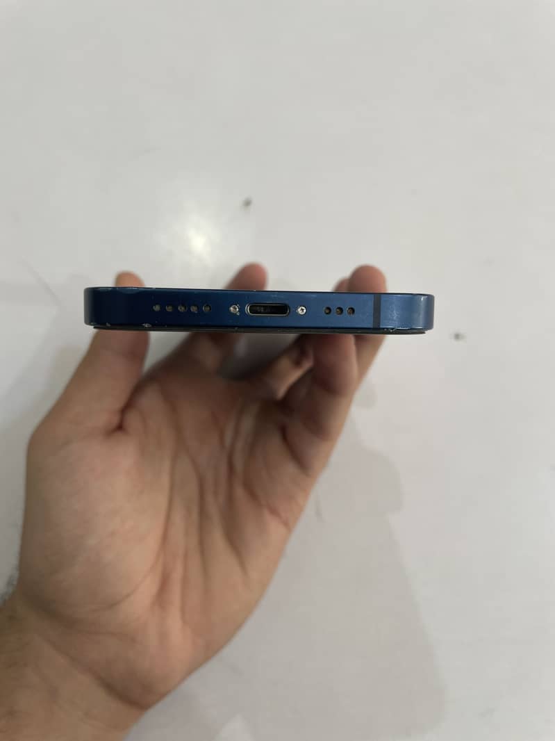 Apple iPhone 12 3