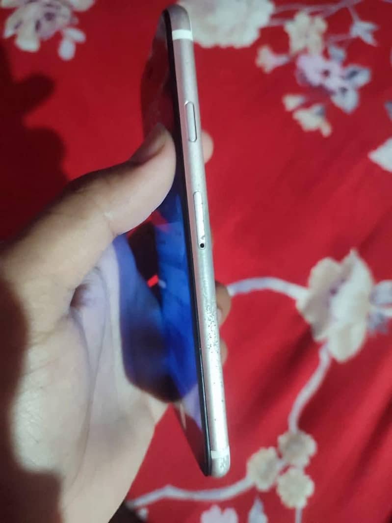 Apple iPhone 6S Plus 1