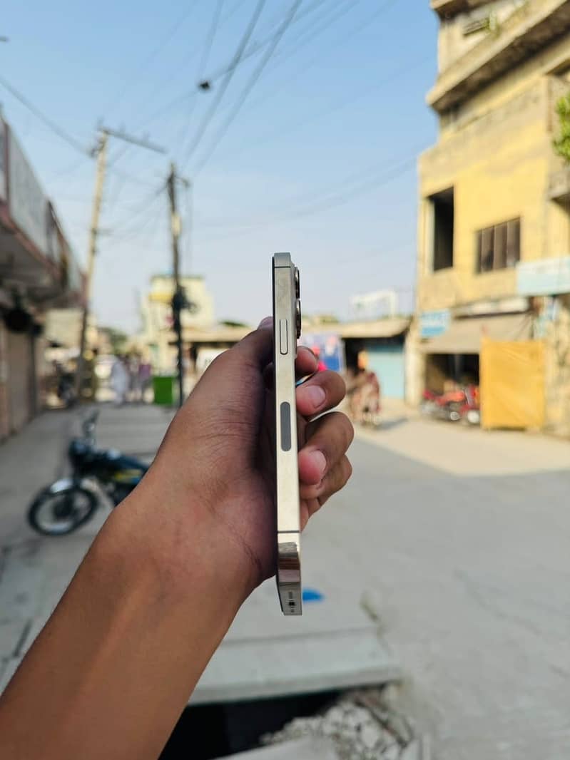 Apple iPhone 13 Pro 5