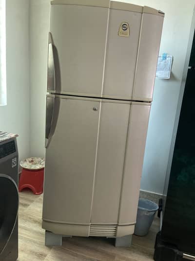 Pel double door refrigerator with excellent cooling