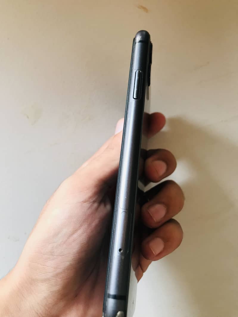 Apple iPhone 11 6