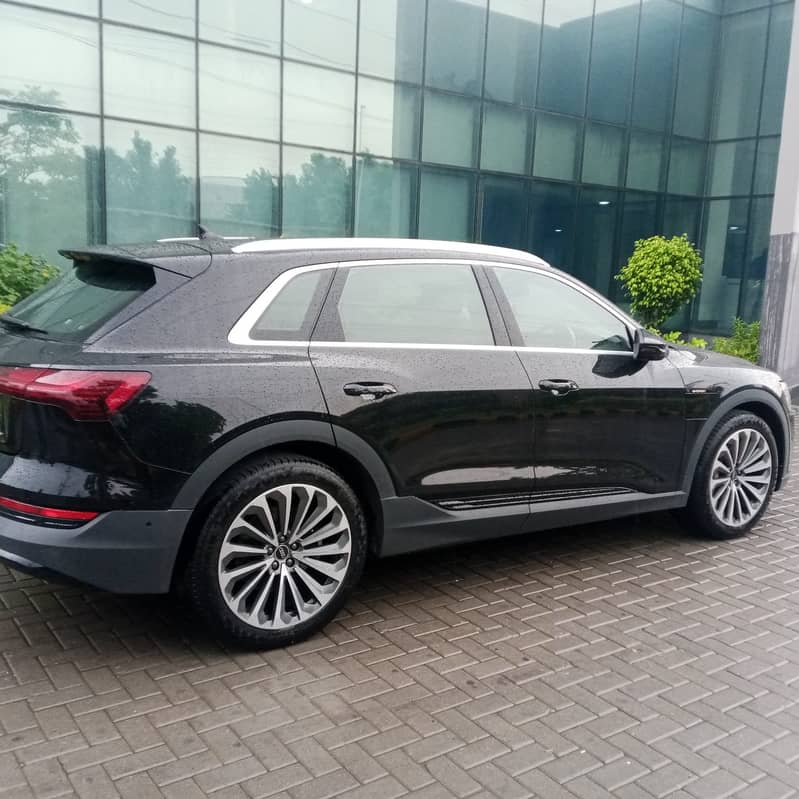 Audi E-Tron 2021 0