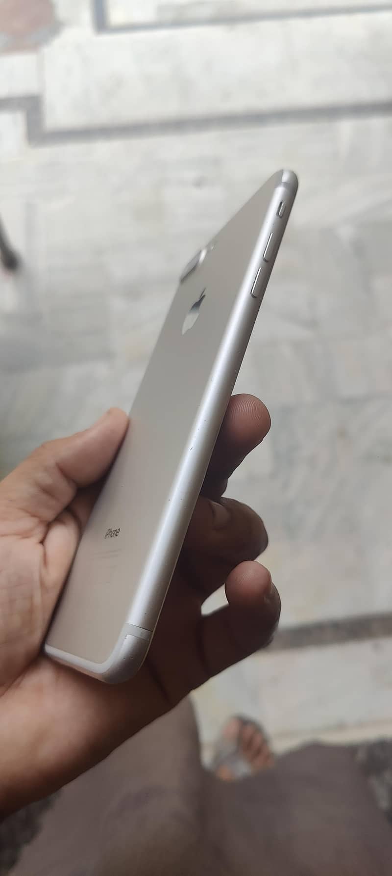 Apple iPhone 7 Plus 1