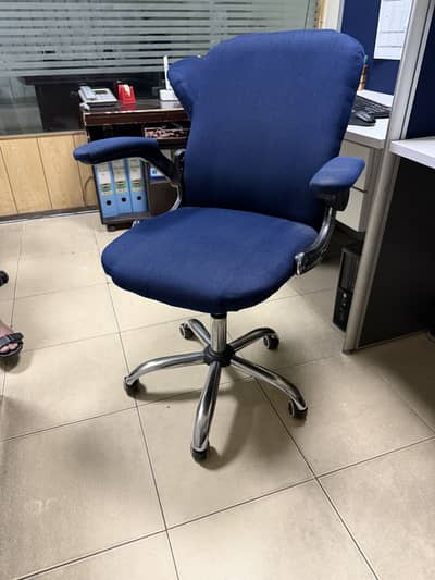 Office chairs in cheap price