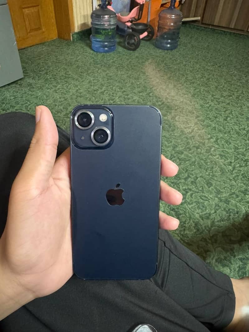 Apple iPhone 13 0