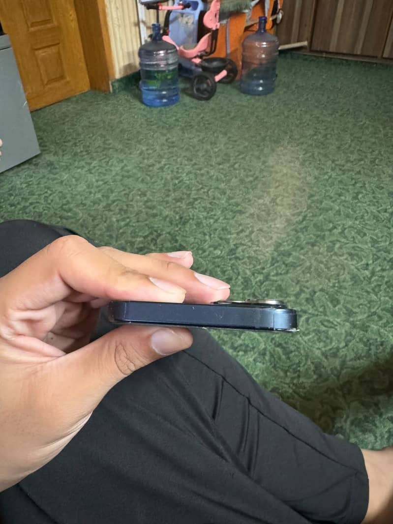 Apple iPhone 13 1