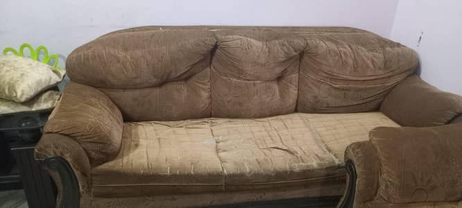 5 Seater Shahi Sofa Set in only 12000