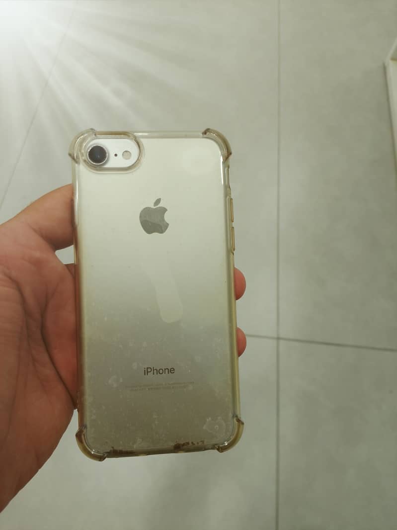 Apple iPhone 7 1