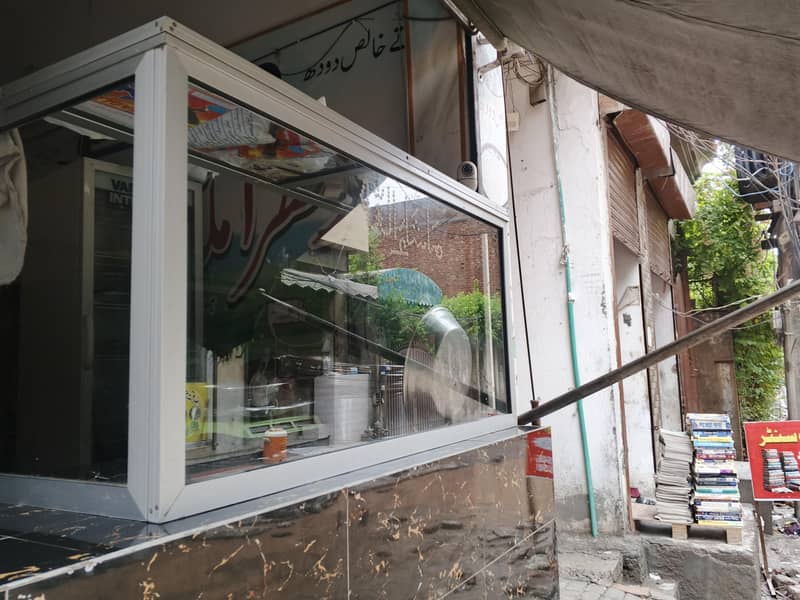 شیشے برائے فروخت 3