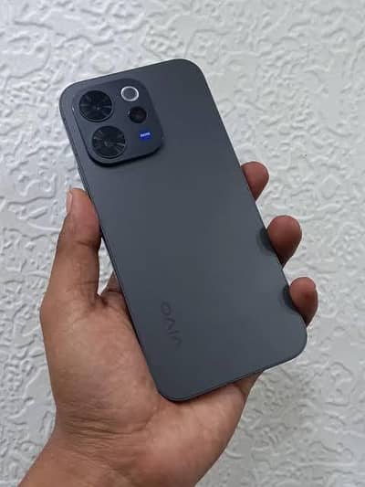 Vivo V70 5G just few days used