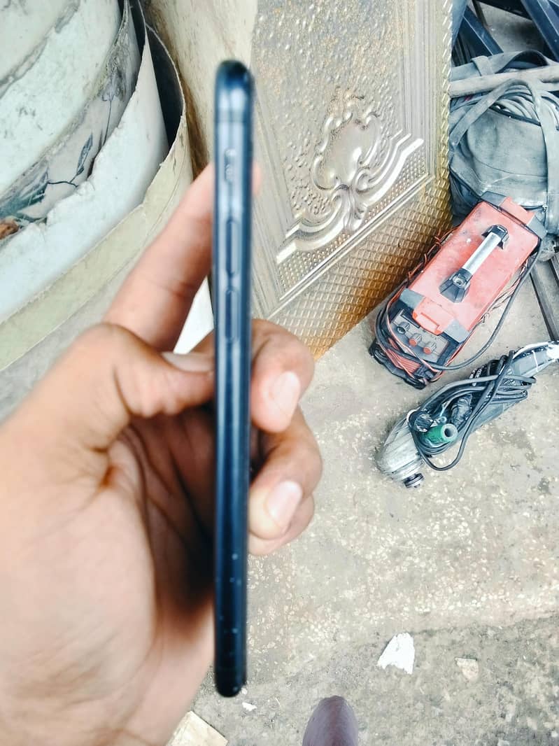 Apple iPhone 7 2