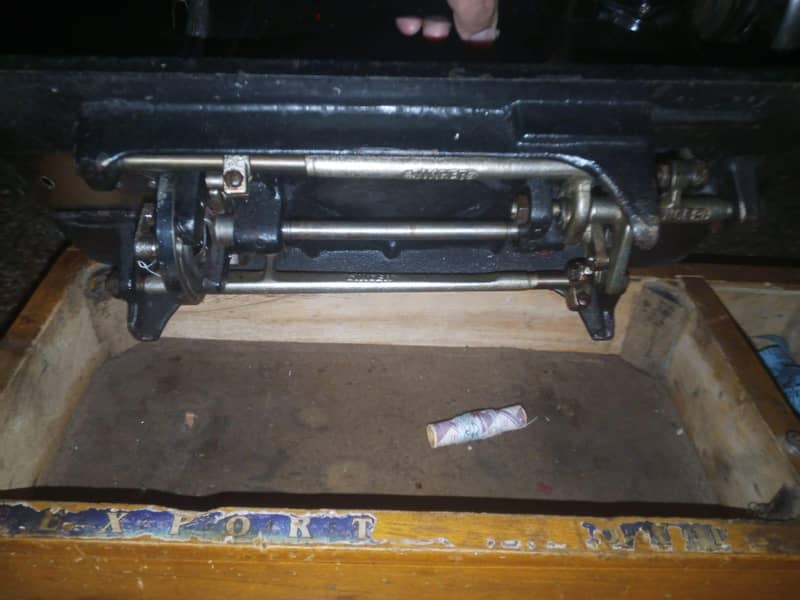 singer machine 8