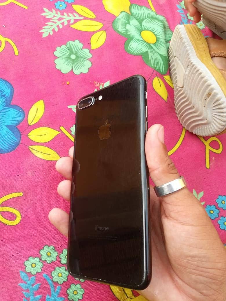 Apple iPhone 7 Plus 1