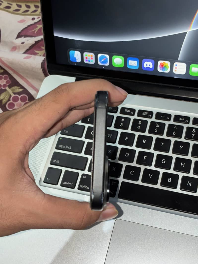 iPhone 15 plus 4
