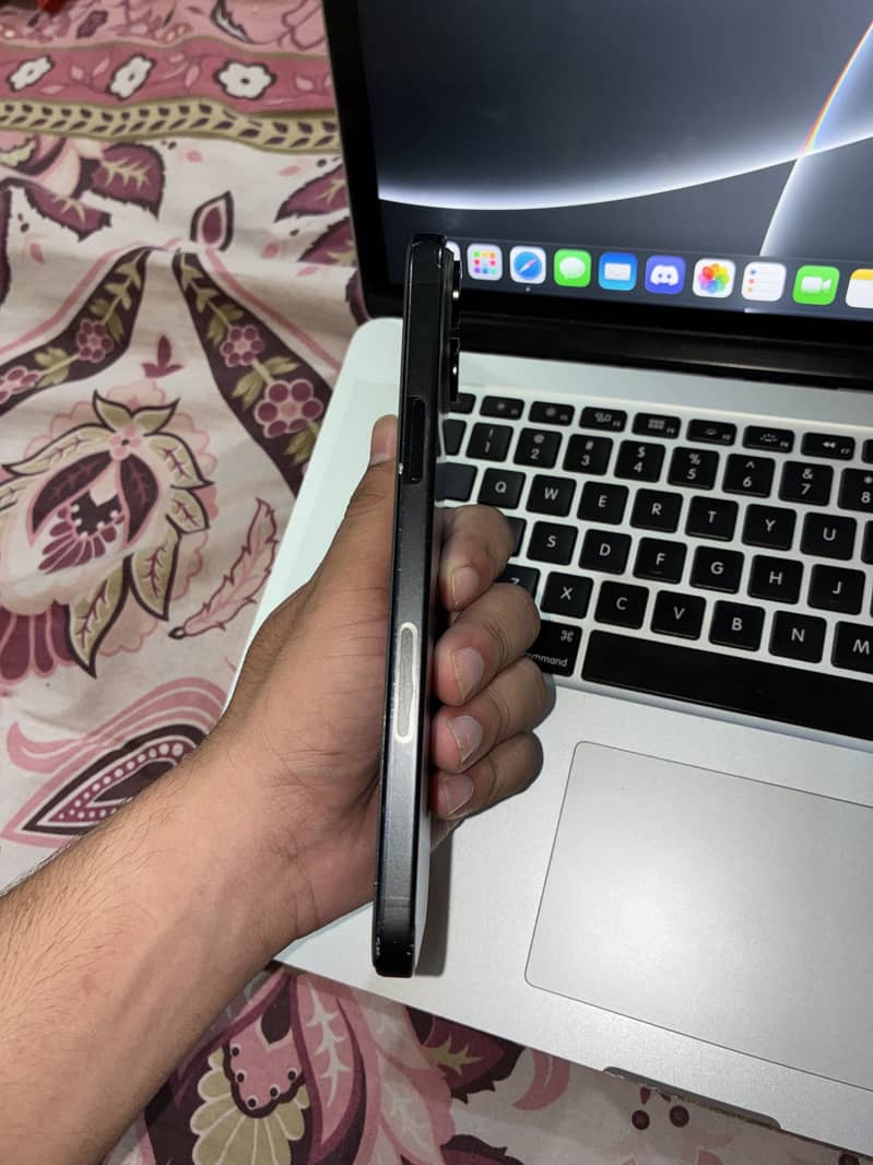 iPhone 15 plus 5