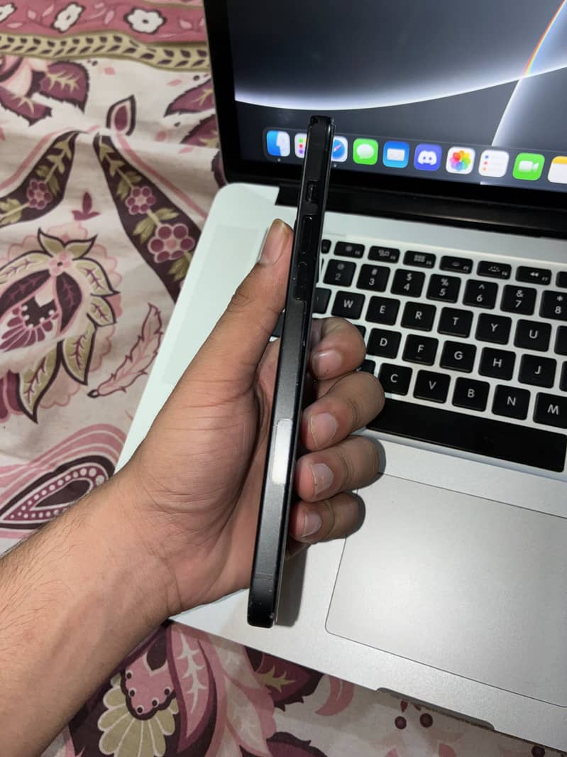 iPhone 15 plus 7