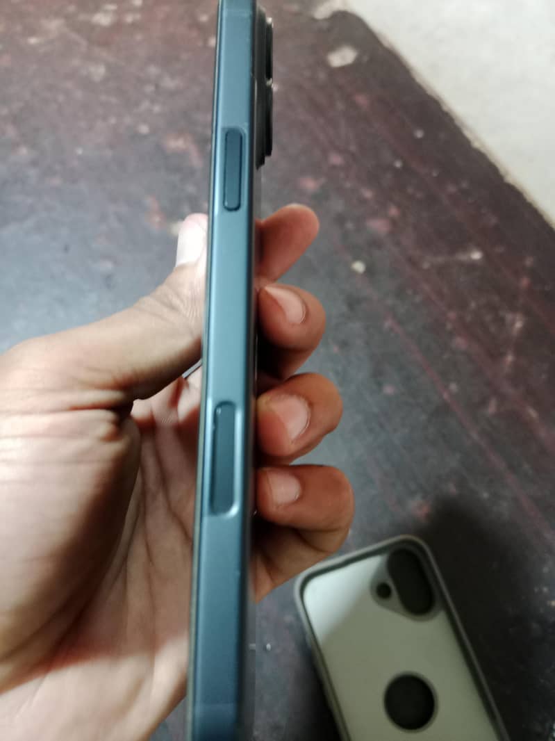Apple iPhone 16 Plus 2