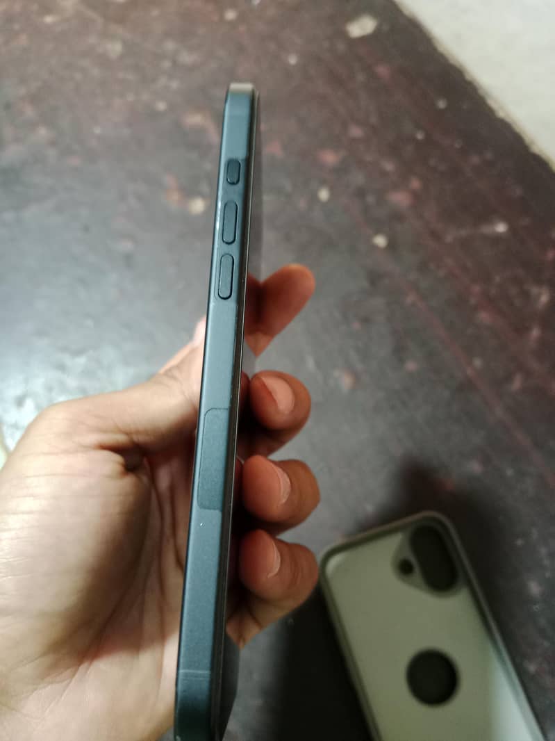 Apple iPhone 16 Plus 4