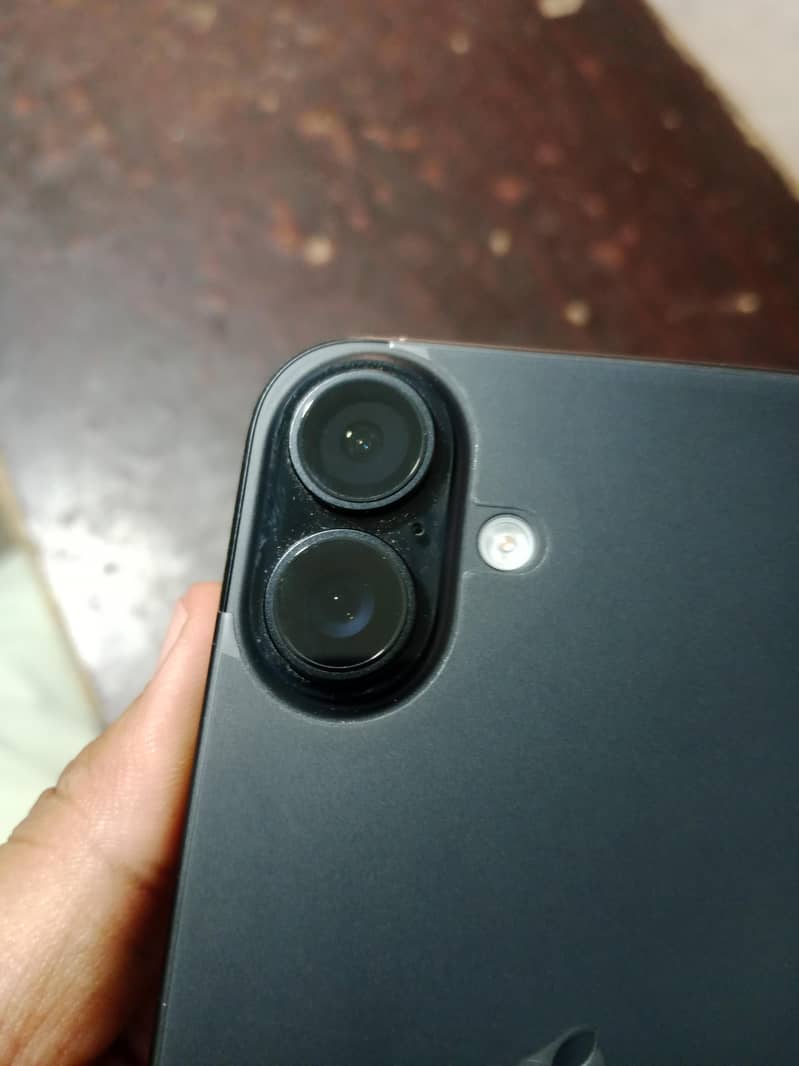 Apple iPhone 16 Plus 6