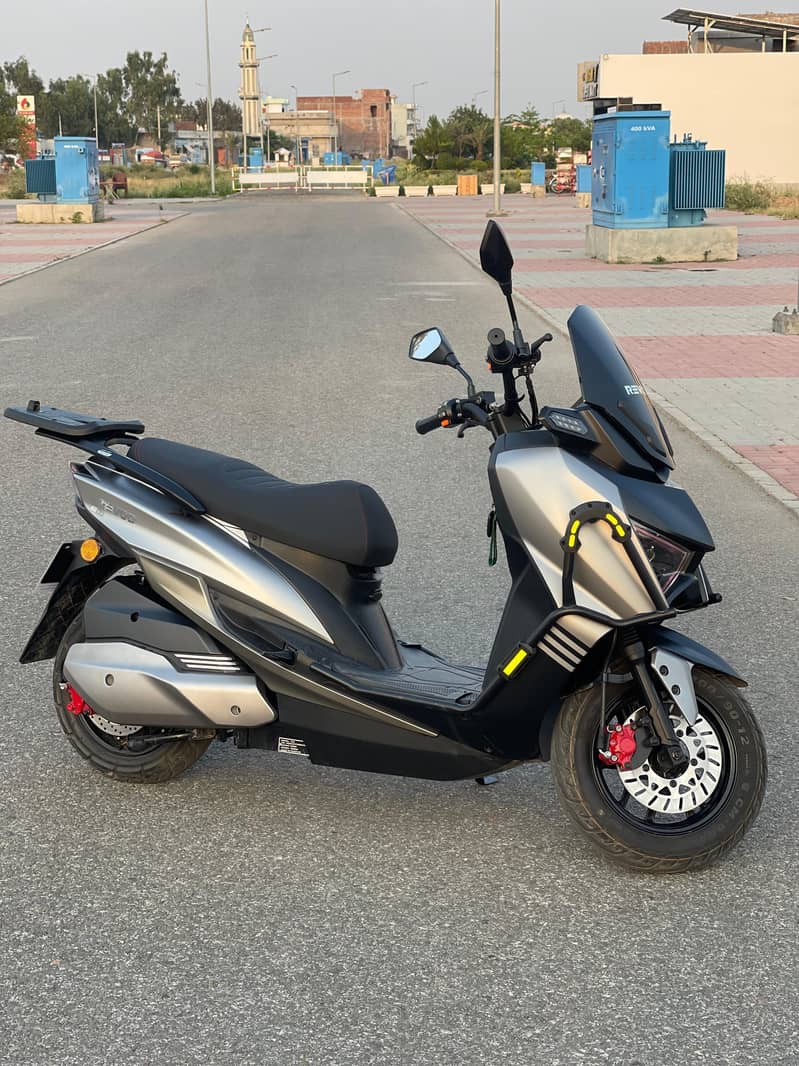 Revoo E52 3