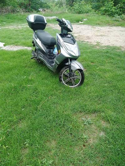 BENLG Scooty