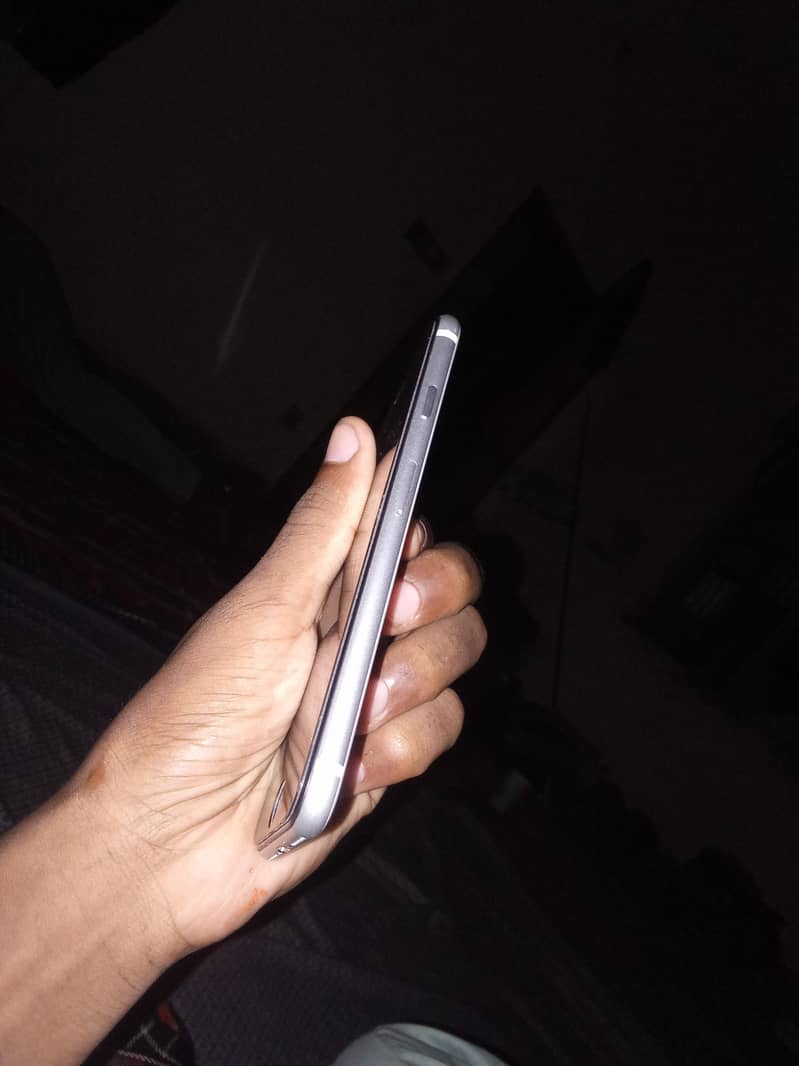 Apple iPhone SE2 4