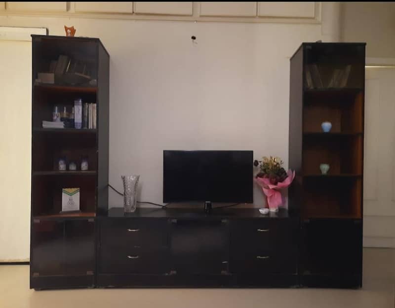 Console and Side Racks 0