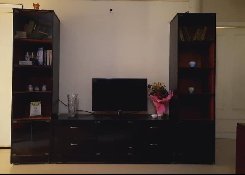 Console and Side Racks 1
