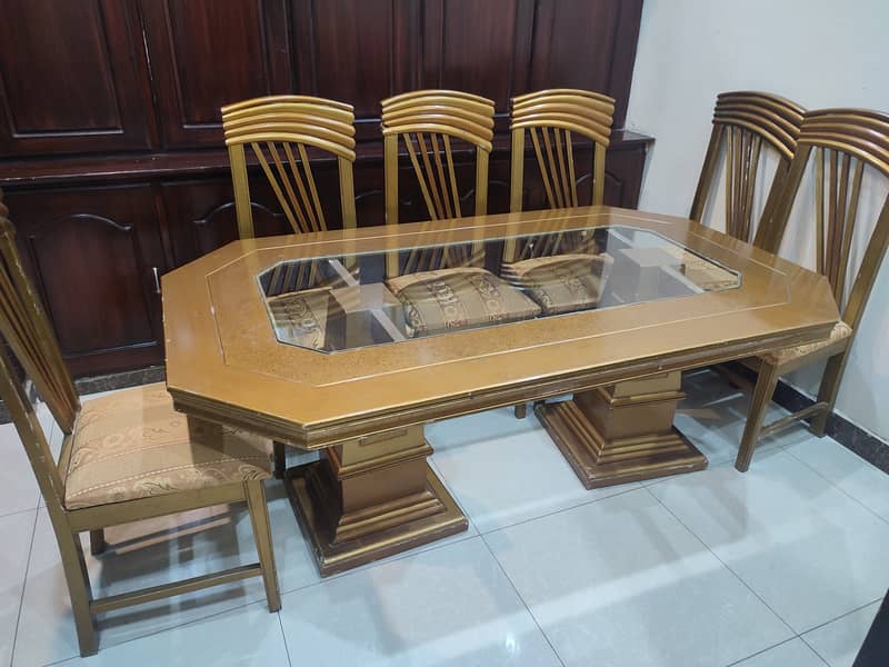Dinning table 0