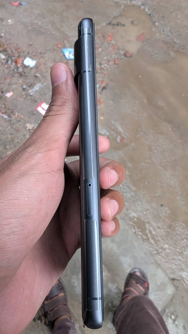 Google Pixel 7 4