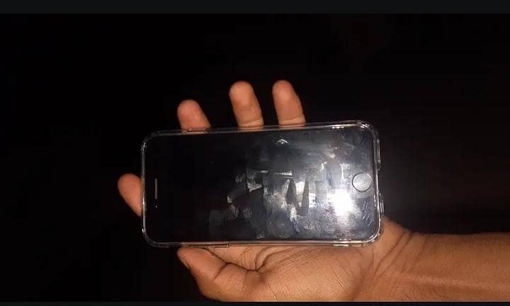 Apple iPhone 7 2