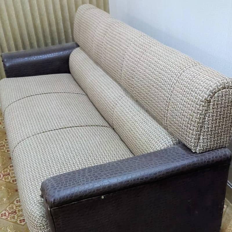 Branded Solid 5 Seater Sofa Set 1