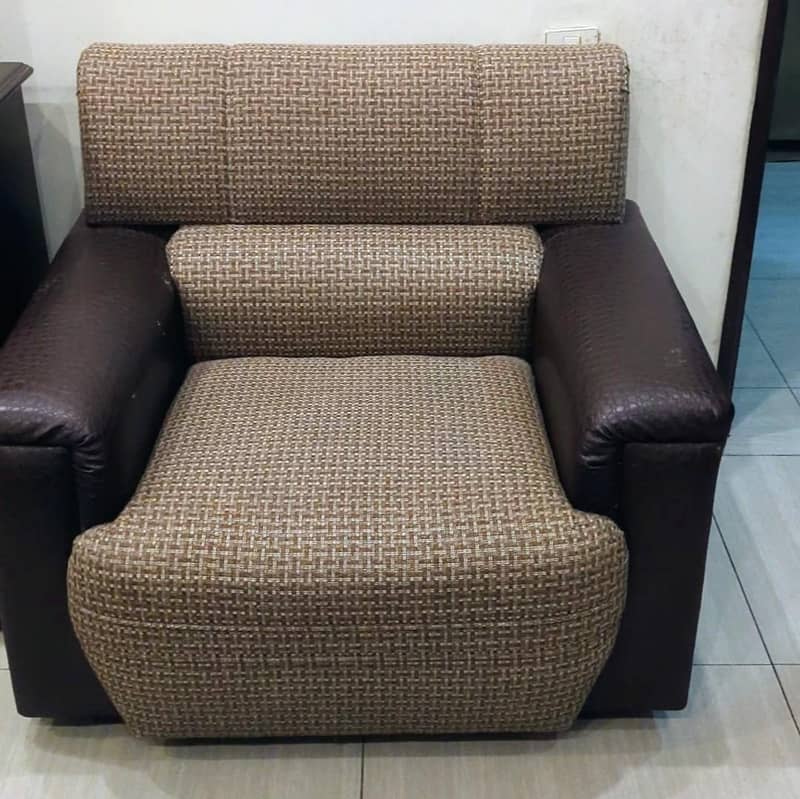Branded Solid 5 Seater Sofa Set 3