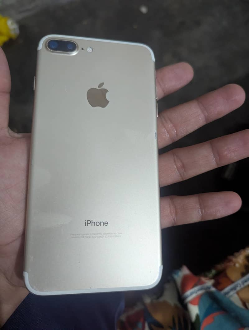 Apple iPhone 7 Plus 2