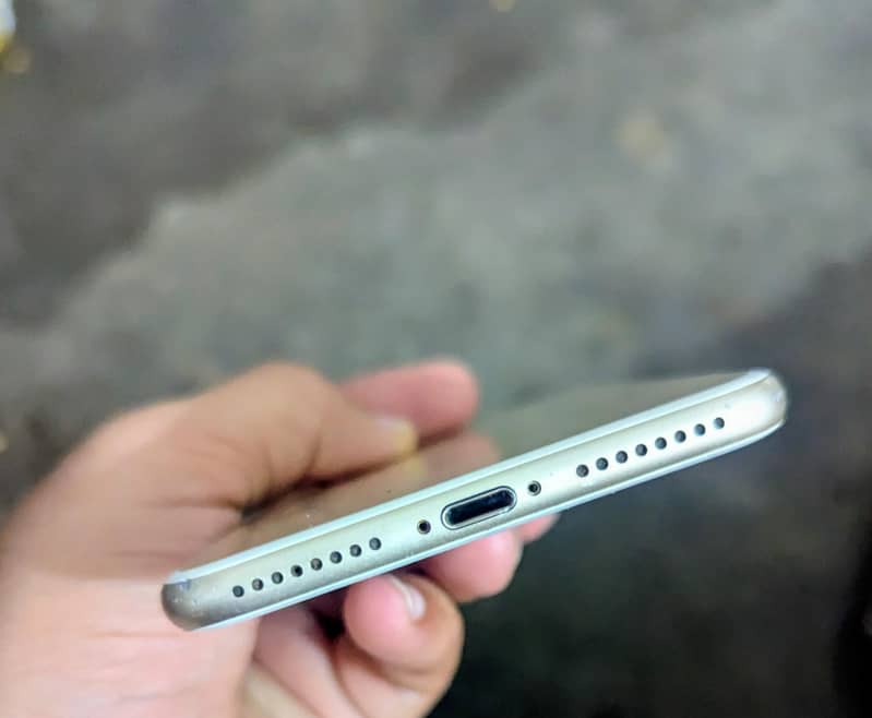 Apple iPhone 7 Plus 3