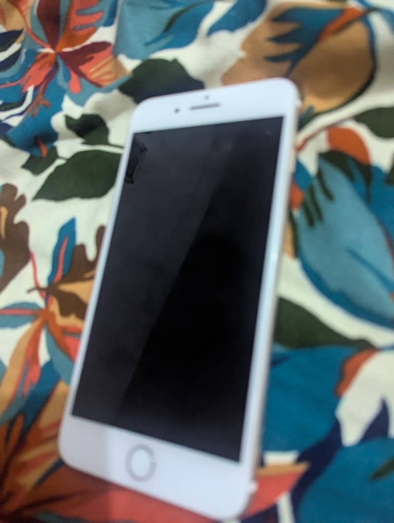 Apple iPhone 7 Plus 6