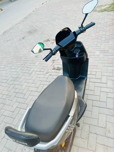 revoo A12 scooter model 2024 for urgent sale