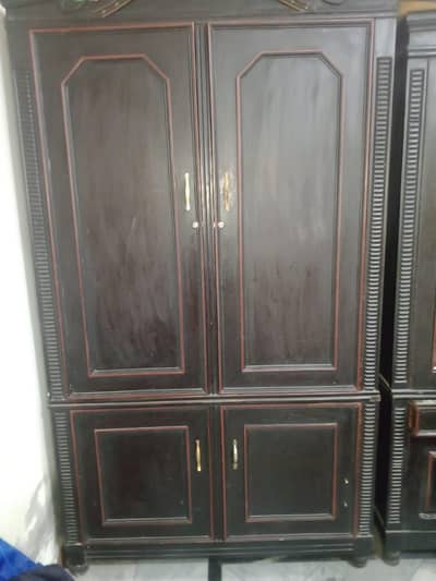 wood almari good condition