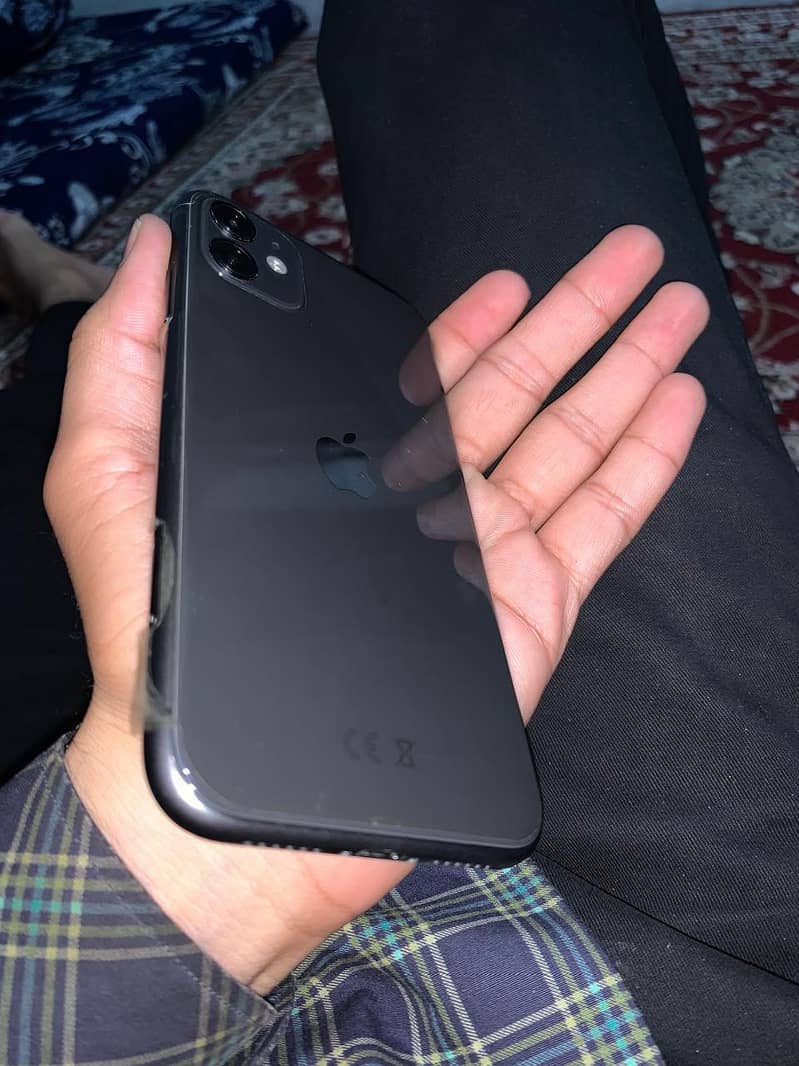 Apple iPhone 11 3