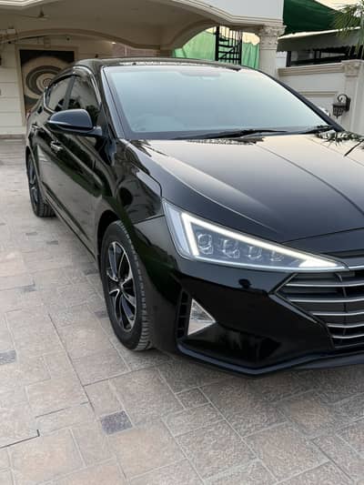Hyundai Elantra 2022