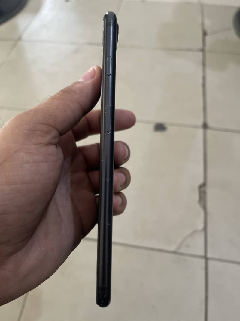 Apple iPhone 7 Plus 2
