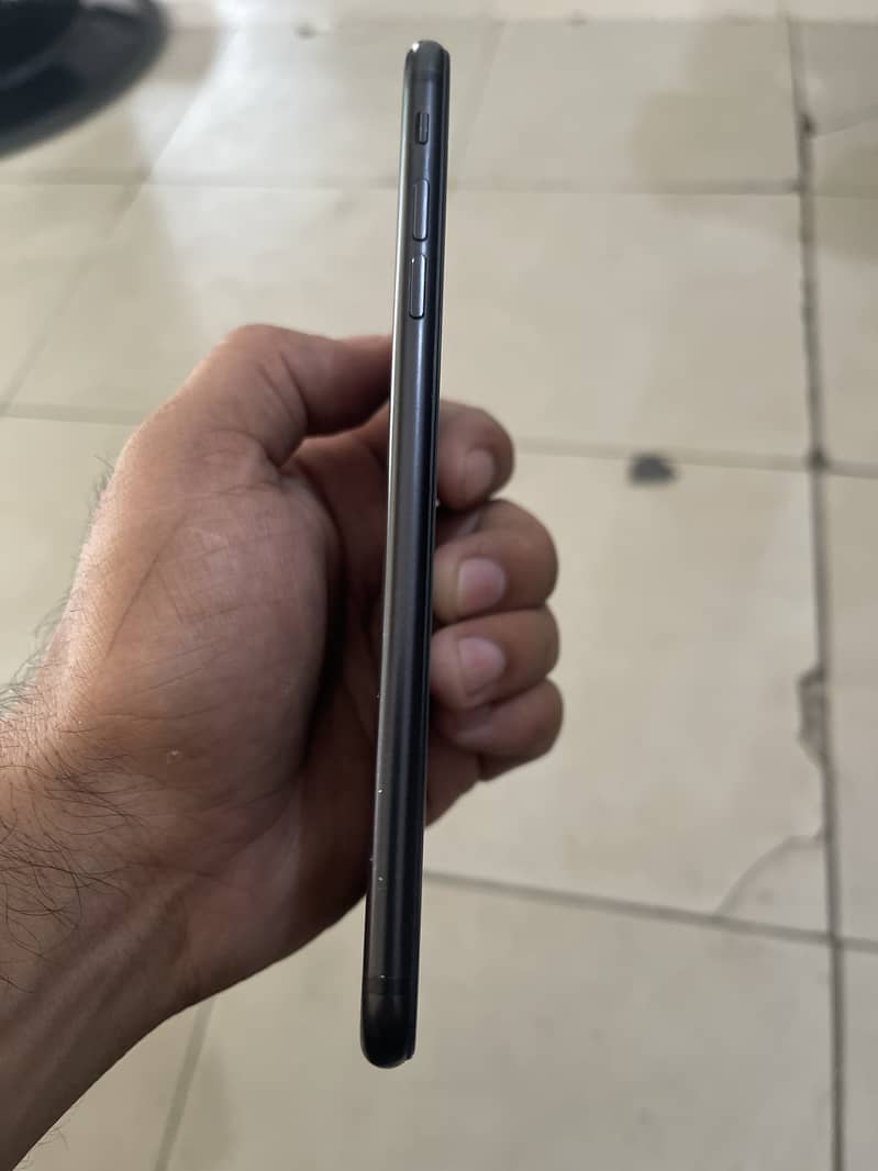 Apple iPhone 7 Plus 3