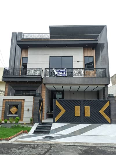 10 Marla Brand New Luxury Double Height House for Sale in LDA Avenue M Block | 5 Beds | 2 Kitchens | 2 Car Parking garage