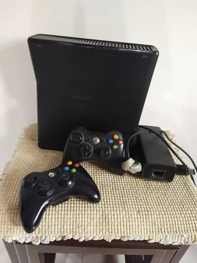 XBOX 360S 250 GB