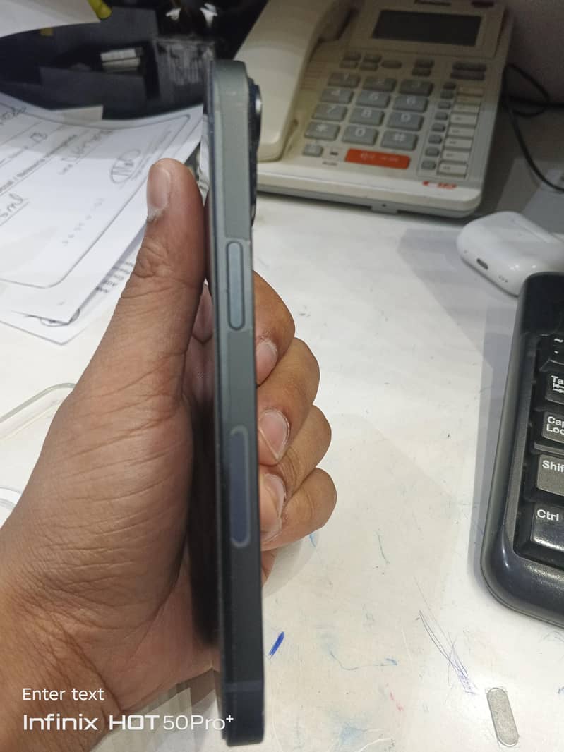 Apple iPhone 14 3