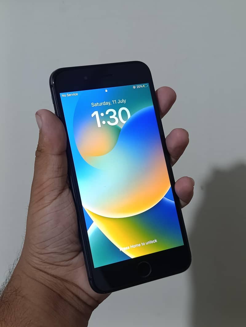 iPhone 8 Plus 1