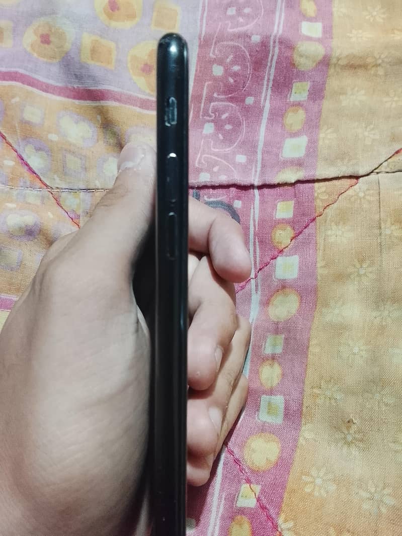 Apple iPhone 7 2