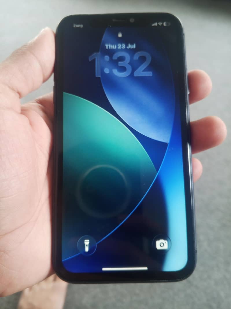 Apple iPhone 11 4