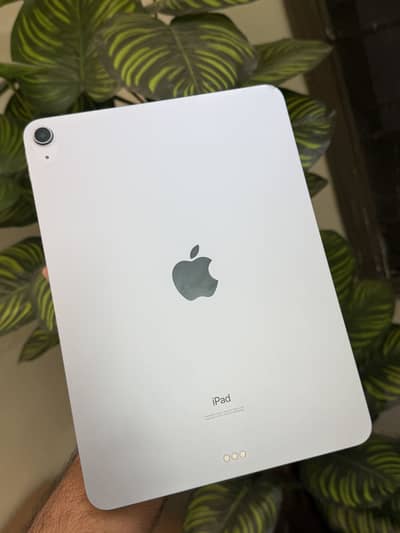 iPad Air 4 - 64GB - Box Included | Excellent Battery & Condition